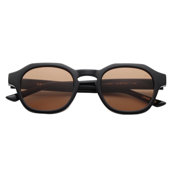 AKJAERBEDE • Black Zan Sunglasses